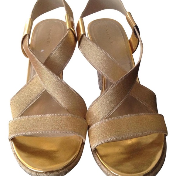 TAHARI Metallic Wedge Sandal. NWOT - Picture 2 of 4
